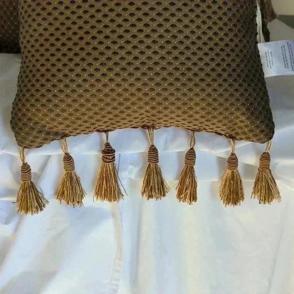 Croscill home pillows 19 x 13 Pair - Picture 8 of 11